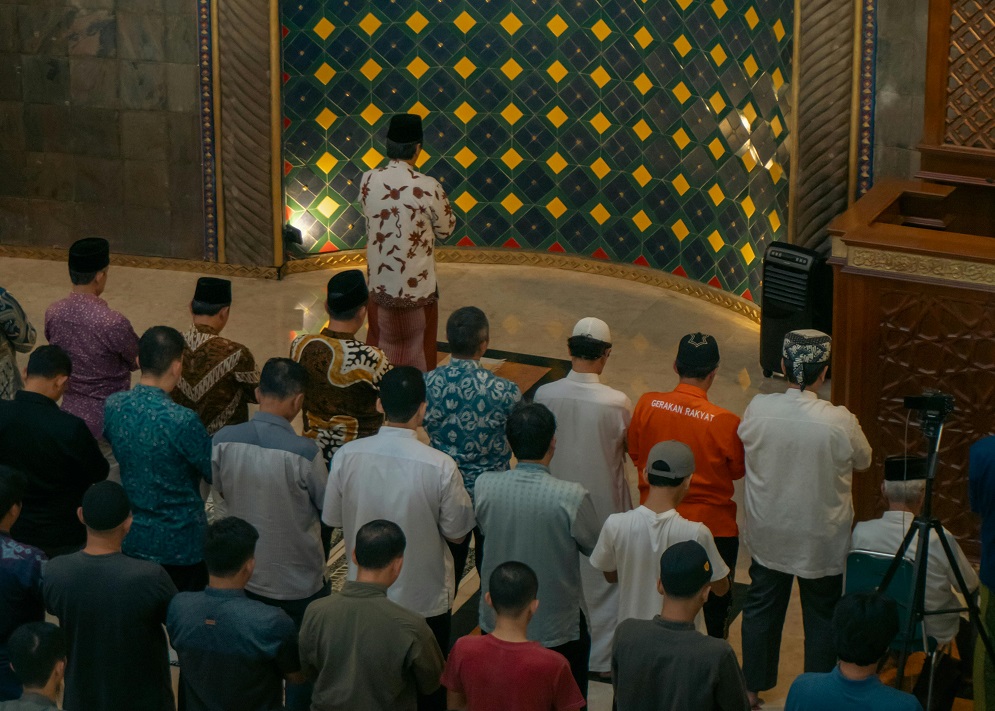 Shalat Sebagai Pilar Peradaban Umat